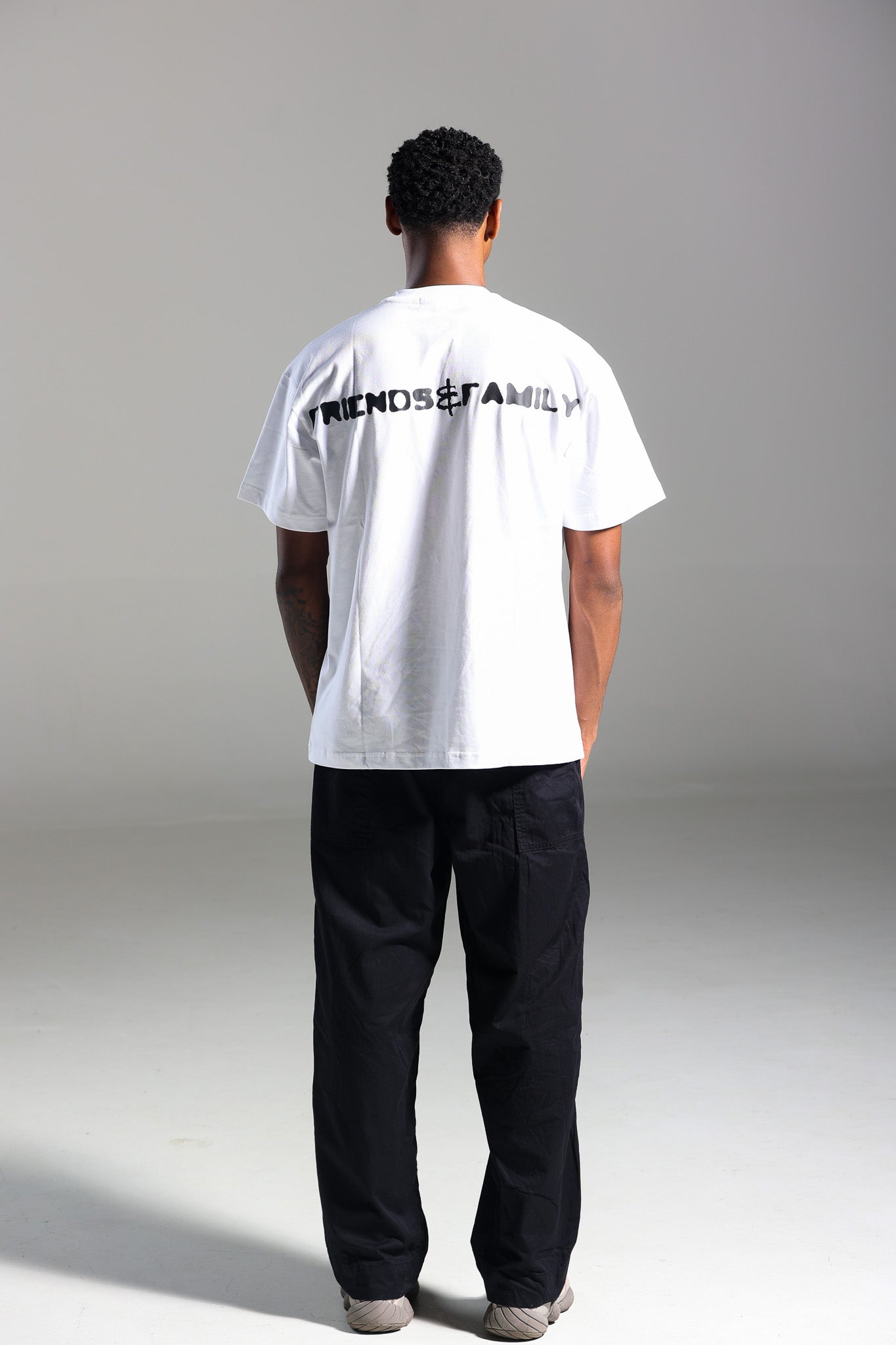 FRIENDS&FAMILY TEE